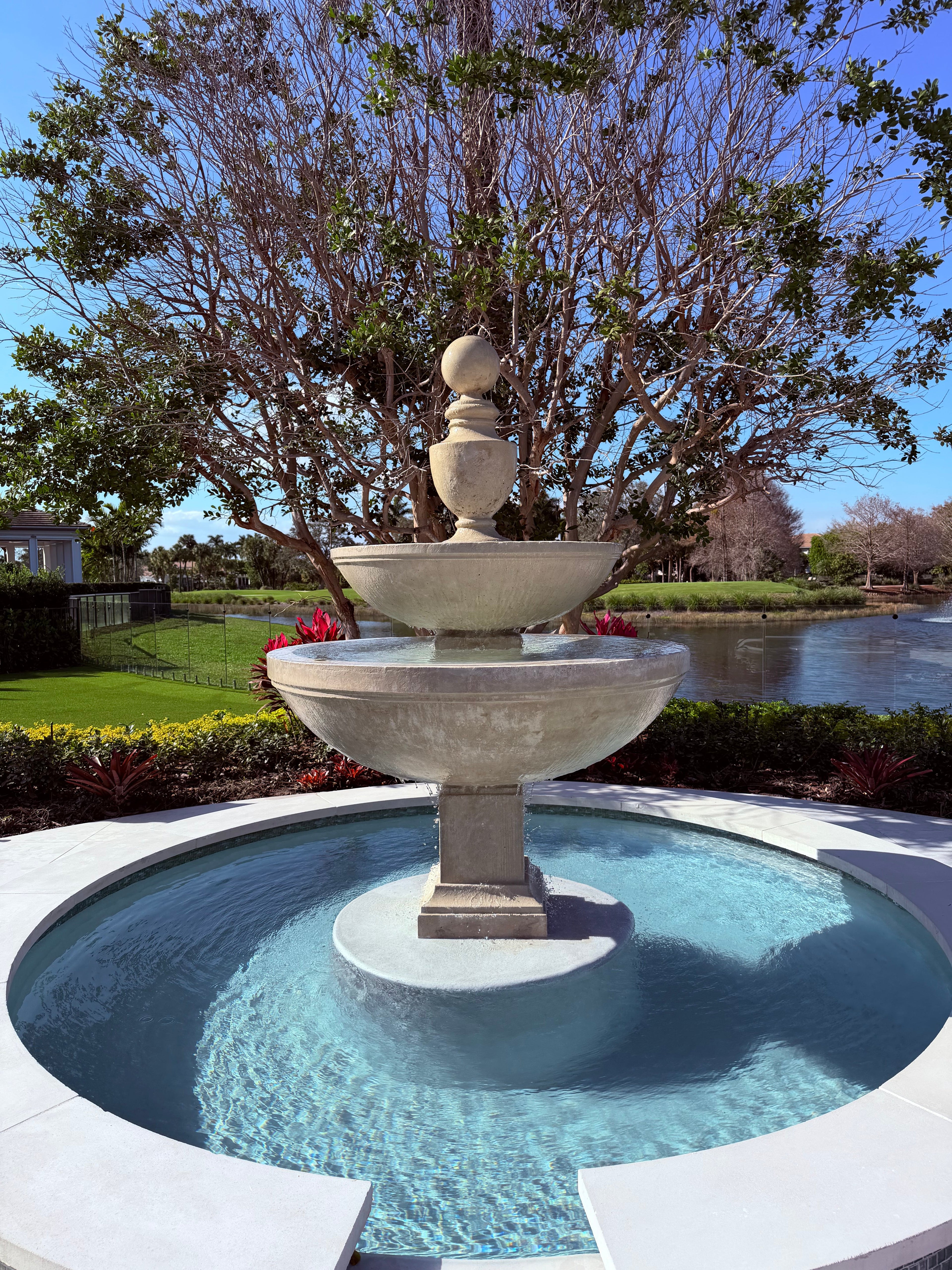 Two-tier water fountain