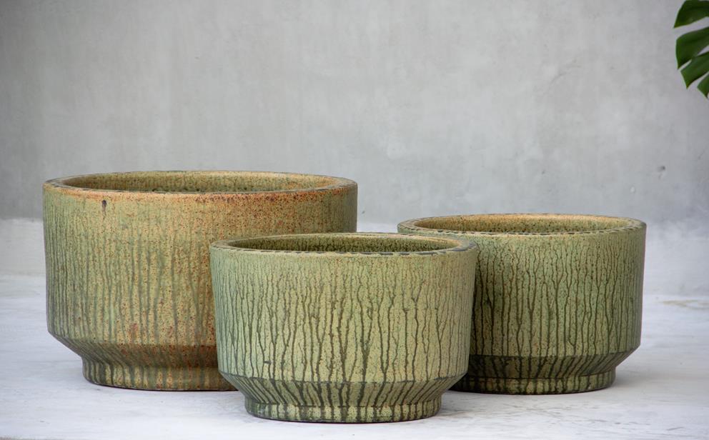 CEDAR_PLANTERS - Cast Stone International 