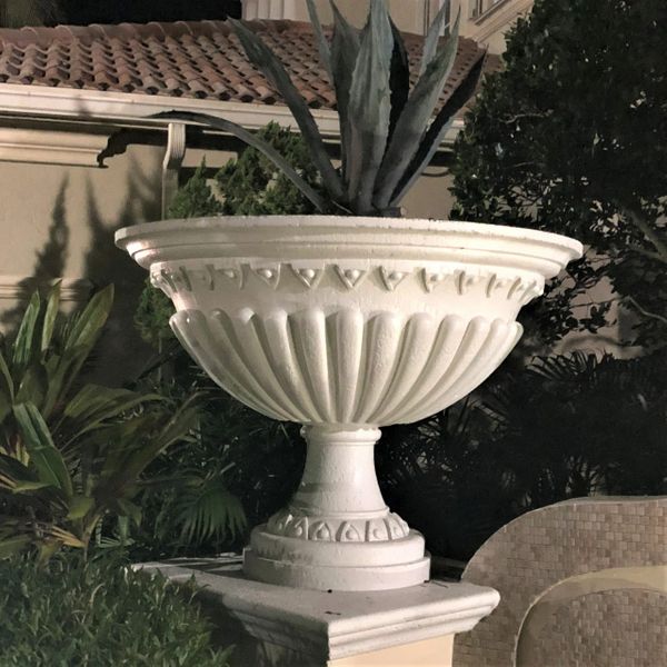 Grand Versailles Urn