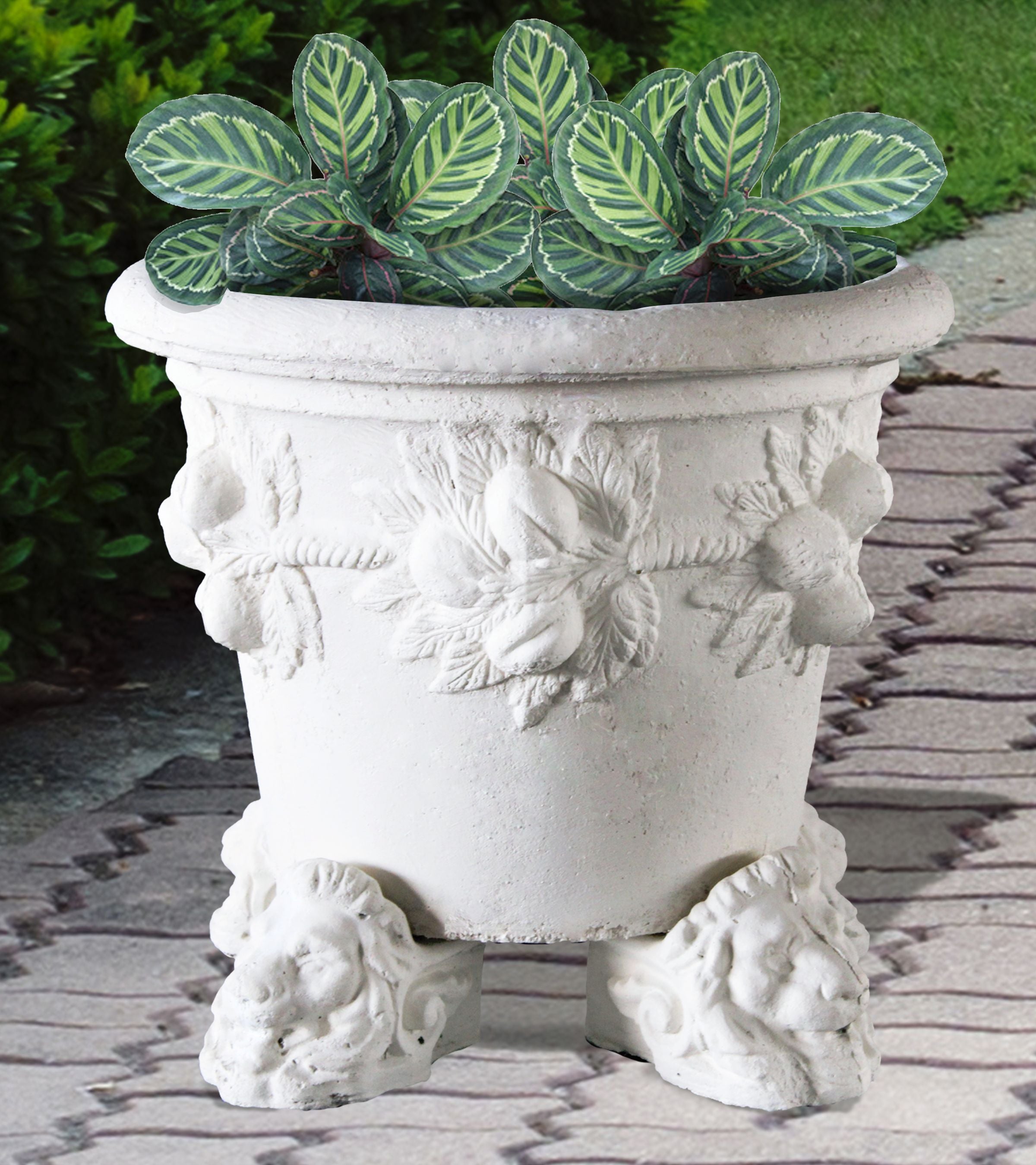 STRAWBERRY_PLANTER_SMALL_20f27455-764f-4b97-a27c-2d2948980591 - Cast Stone International 